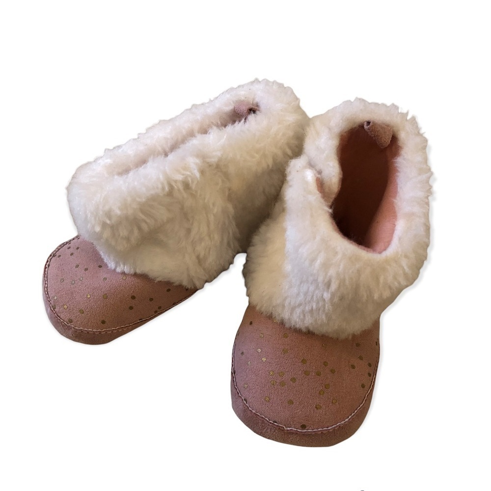 🎉3 For 15$🎉 Pink And White Fluffy Fur Boots Size 9-12 Months